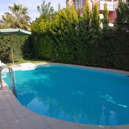 Muestakil, Oezel Havuzlu, Jakuzi Ve Saunali Villa *