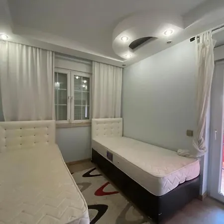Muestakil, Oezel Havuzlu, Jakuzi Ve Saunali Villa Belek